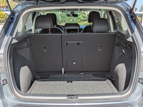 New 2026 Volkswagen Taos SE image 13