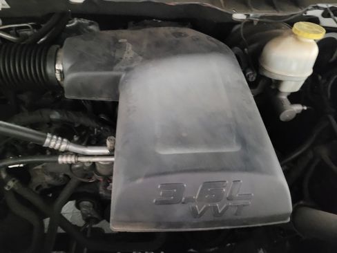 Used 2017 RAM 1500 Classic SLT RWD image 30