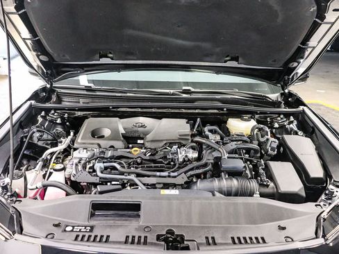 Used 2026 Toyota Camry SE FWD image 31