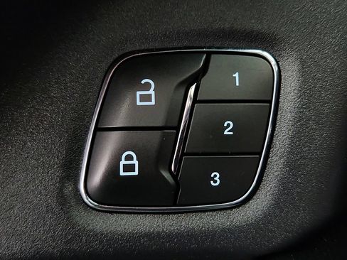 Used 2021 Ford Expedition XLT AWD/4WD image 21
