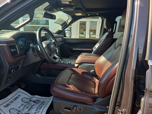 Used 2024 Ford Expedition Limited image 12