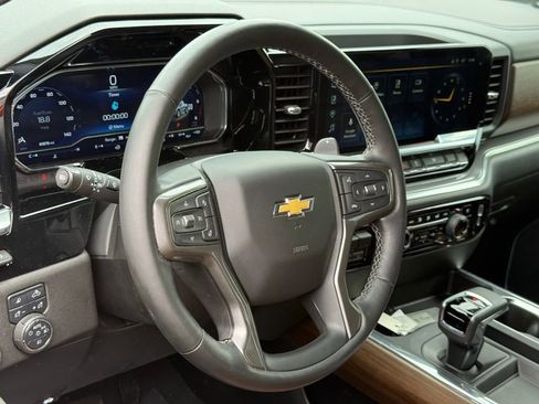 Used 2024 Chevrolet Silverado 1500 High Country w/ High Country Premium Package image 19
