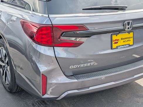Used 2025 Honda Odyssey EX-L image 17