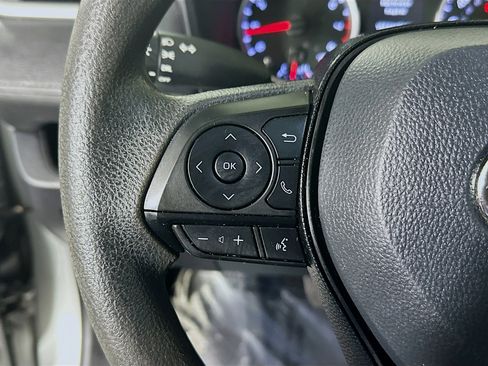 Used 2021 Toyota RAV4 LE FWD image 16