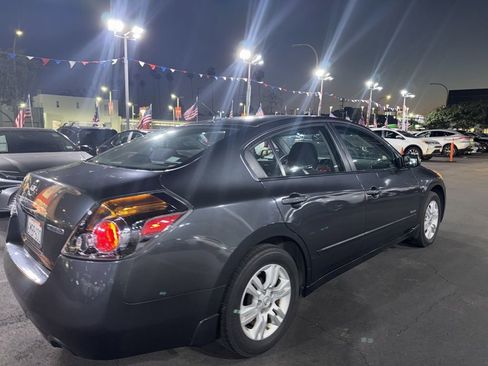 Used 2010 Nissan Altima Hybrid Sedan image 6