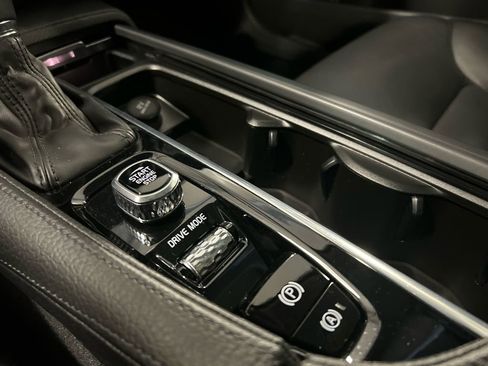 Used 2020 Volvo S90 T6 Momentum w/ Protection Package Premier image 20