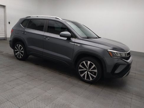 Used 2022 Volkswagen Taos SE FWD image 11