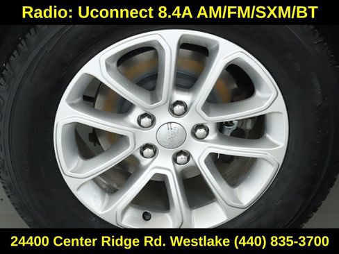 Used 2014 Jeep Grand Cherokee Laredo w/ 18" Wheel & 8.4" Radio Group AWD/4WD image 12
