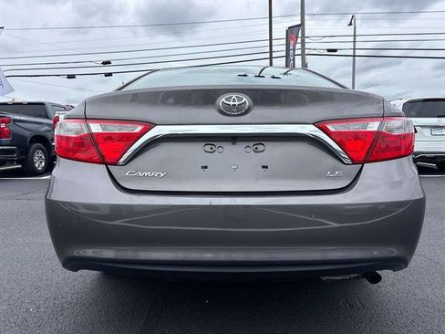Used 2016 Toyota Camry LE image 4