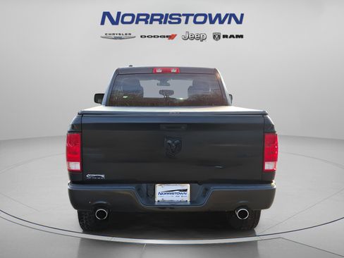 Used 2017 RAM 1500 Express w/ Black Ram 1500 Express Group image 5