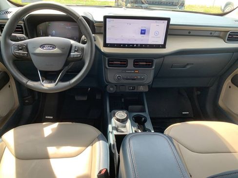 Used 2025 Ford Maverick Lariat image 16