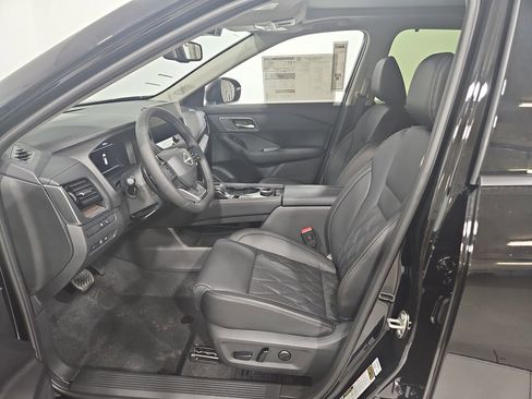 New 2026 Nissan Rogue Platinum AWD/4WD image 9