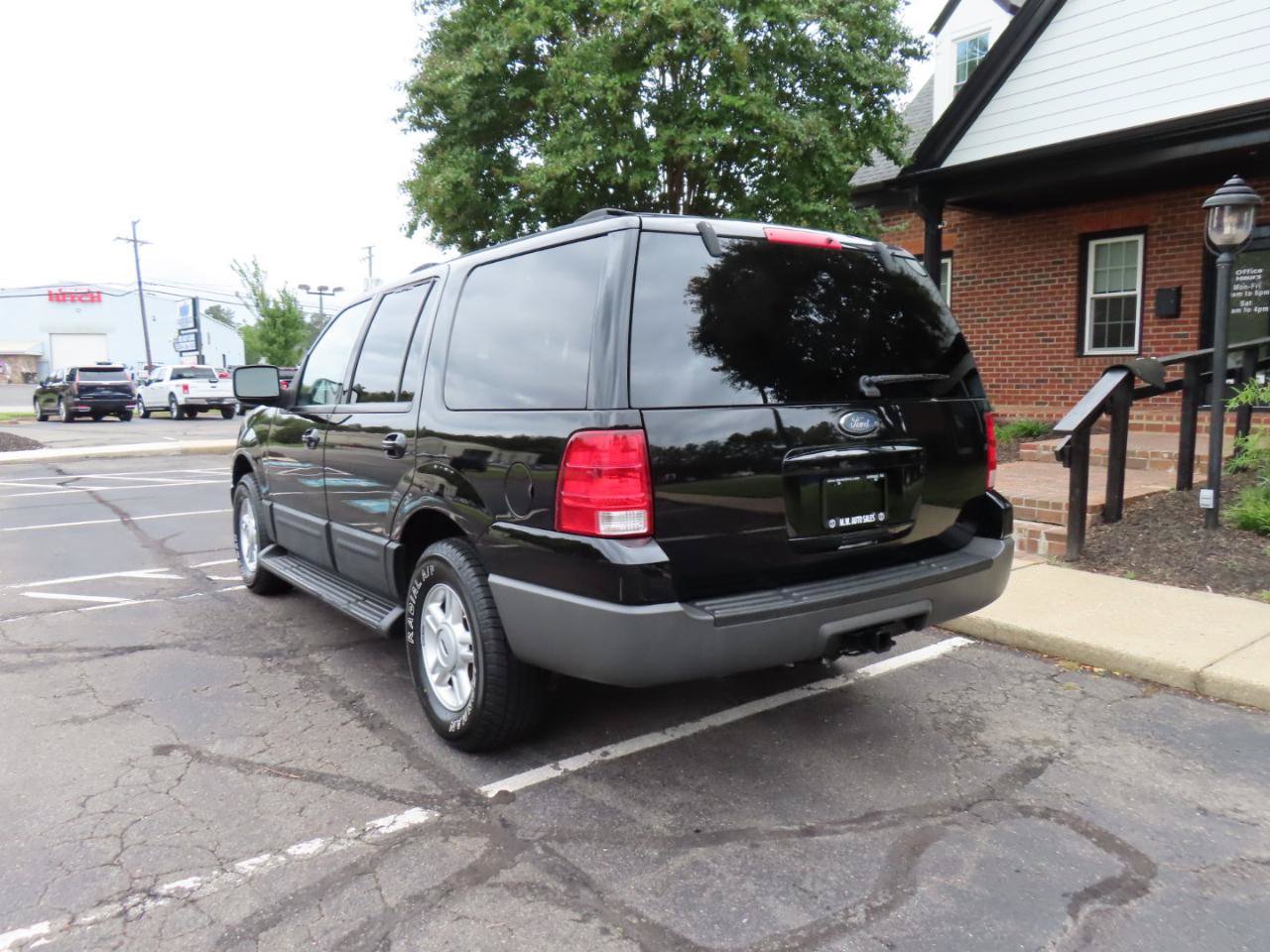 Used 2004 Ford Expedition XLT AWD/4WD image 5