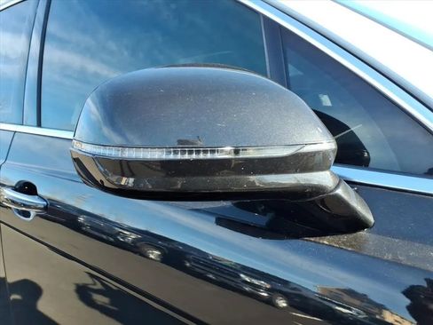 Used 2018 Bentley Bentayga image 10