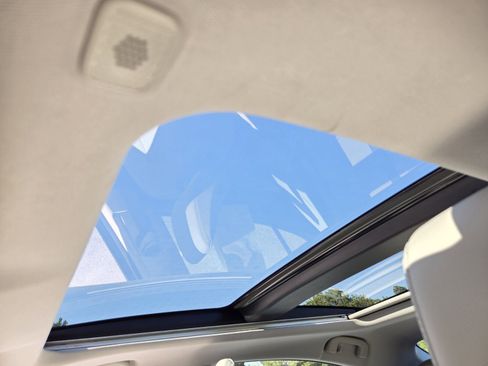 Used 2025 Toyota Camry XLE image 15