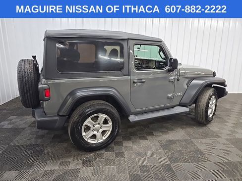 Used 2019 Jeep Wrangler Sport AWD/4WD image 3