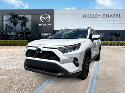 Used 2019 Toyota RAV4 XLE FWD image 1