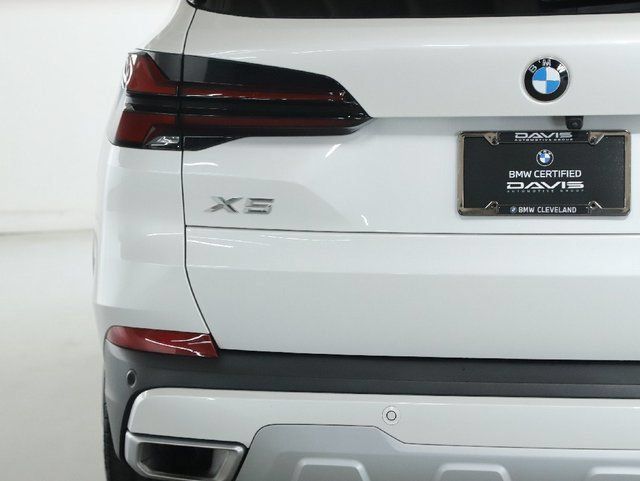 Used 2025 BMW X5 xDrive40i AWD/4WD image 46