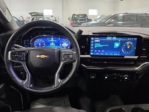 Used 2023 Chevrolet Silverado 1500 LT AWD/4WD image 10