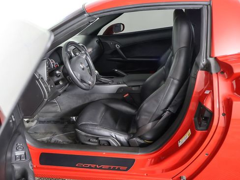 Used 2006 Chevrolet Corvette Coupe w/ Preferred Equipment Group RWD image 22