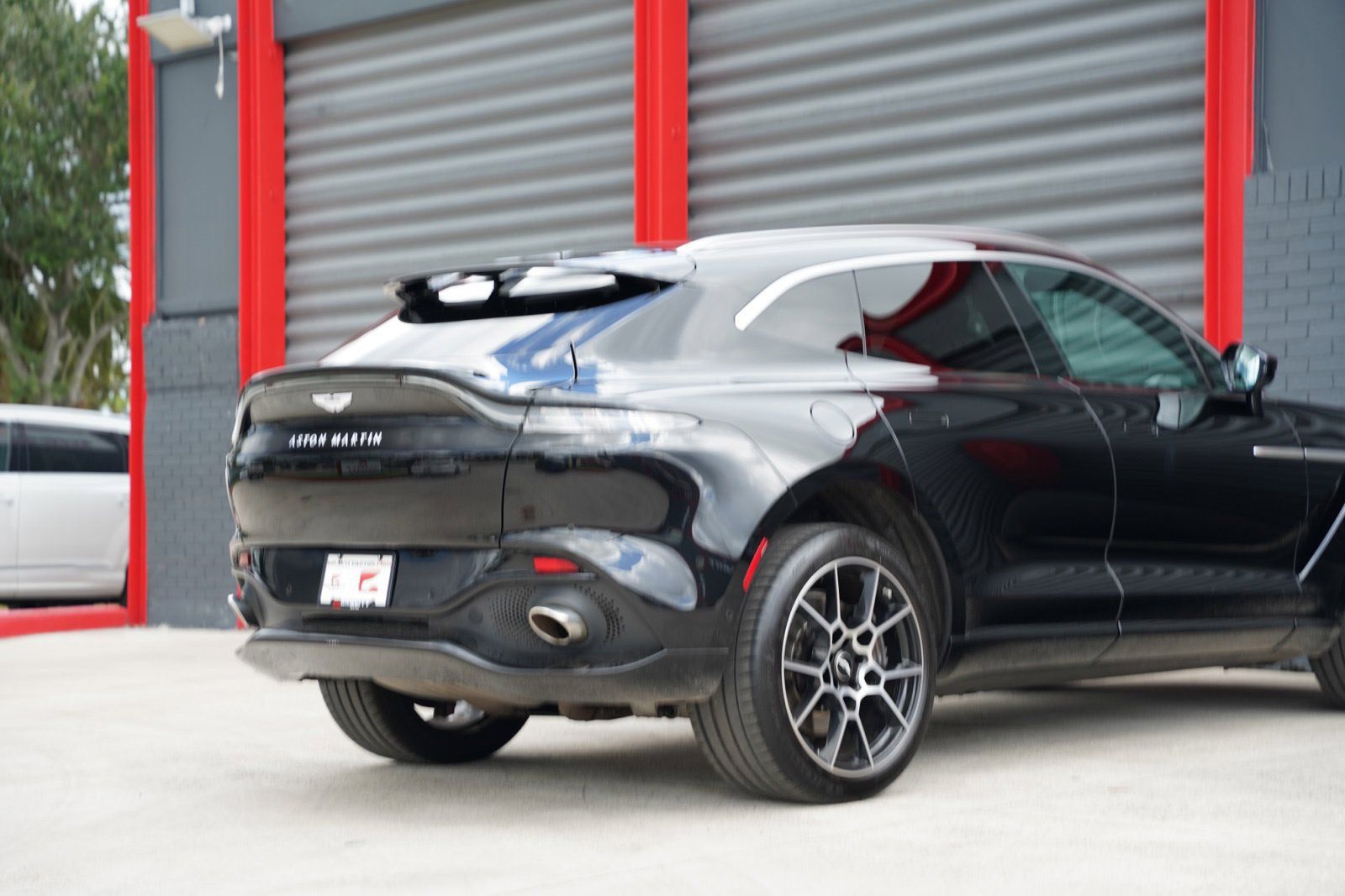Used 2021 Aston Martin DBX AWD/4WD image 15