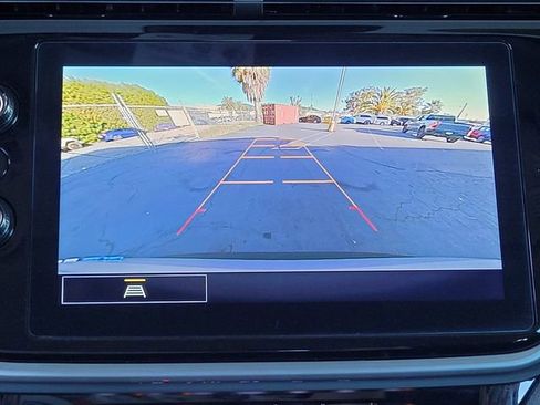 Used 2022 Chevrolet Bolt EUV LT image 12