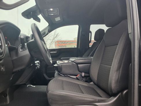 Used 2023 Chevrolet Silverado 1500 Custom image 9