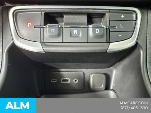 Used 2024 GMC Terrain SLE AWD/4WD image 33