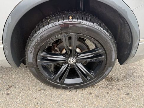 Used 2021 Volkswagen Tiguan SEL Premium R-Line AWD/4WD image 17