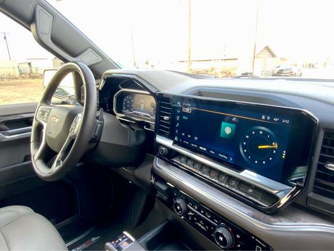 Used 2022 Chevrolet Silverado 1500 LTZ w/ LTZ Convenience Package II image 45