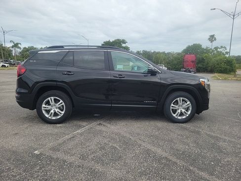 Used 2023 GMC Terrain SLE w/ Driver Convenience Package AWD/4WD image 5