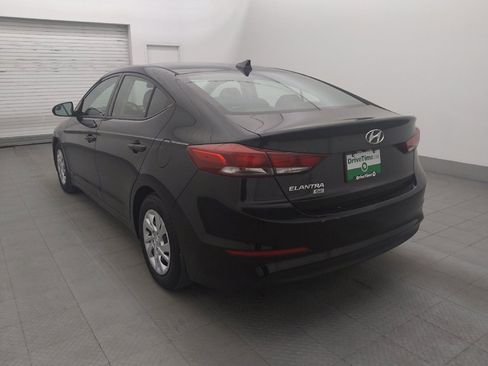 Used 2018 Hyundai Elantra SE w/ SE Connectivity Package 04 FWD image 5