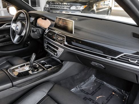 Used 2022 BMW 750i xDrive 750i xDrive w/ Executive Package image 11