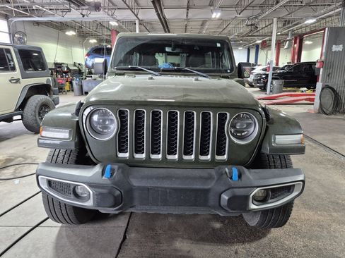 Used 2022 Jeep Wrangler Unlimited Sahara AWD/4WD image 2
