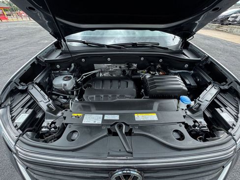 Used 2024 Volkswagen Atlas Cross Sport SE image 31