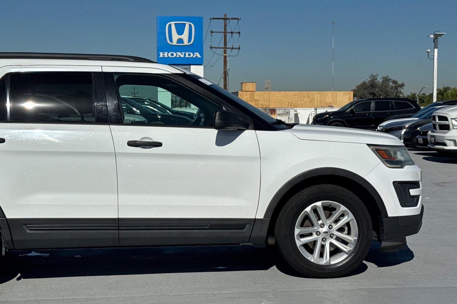 Used 2016 Ford Explorer FWD image 33