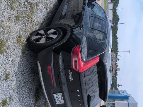 Used 2021 Volvo XC40 T5 Momentum w/ Premium Package AWD/4WD image 4