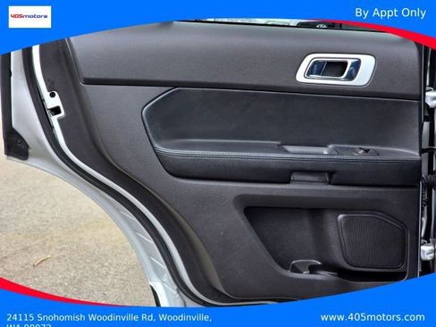 Used 2015 Ford Explorer XLT w/ Equipment Group 202B AWD/4WD image 32