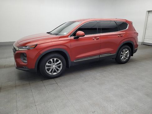 Used 2019 Hyundai Santa Fe SEL image 2