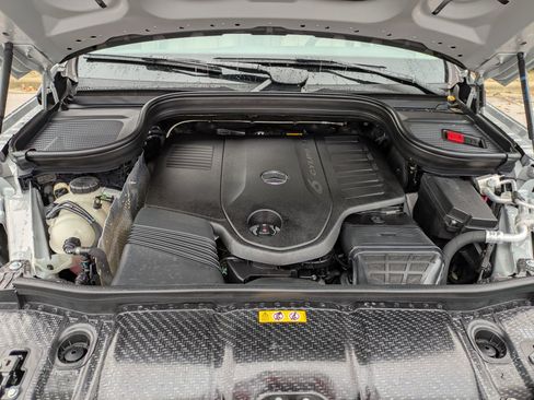 Used 2024 Mercedes-Benz GLS 450 4MATIC image 40