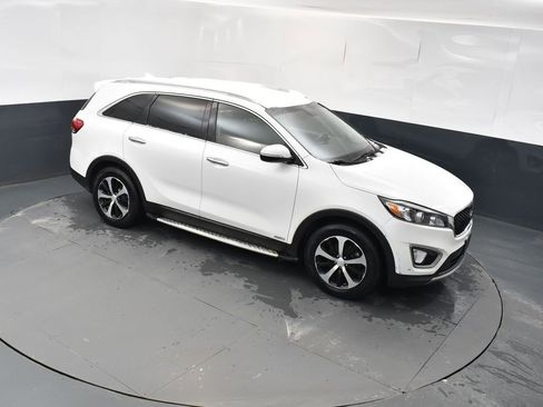 Used 2016 Kia Sorento EX image 37