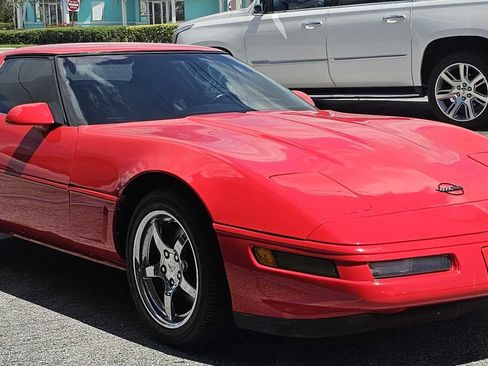 Used 1996 Chevrolet Corvette Convertible RWD image 7