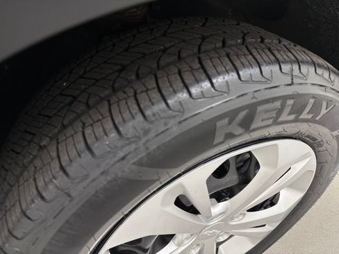 Used 2024 Chevrolet Trax LS FWD image 29