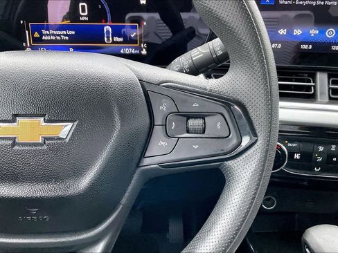 Used 2024 Chevrolet Trax LT image 11