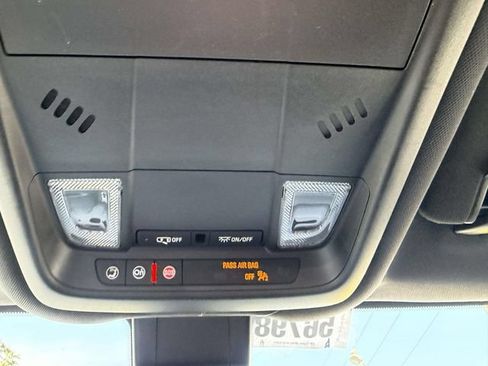 Used 2023 Chevrolet Equinox RS AWD/4WD image 32