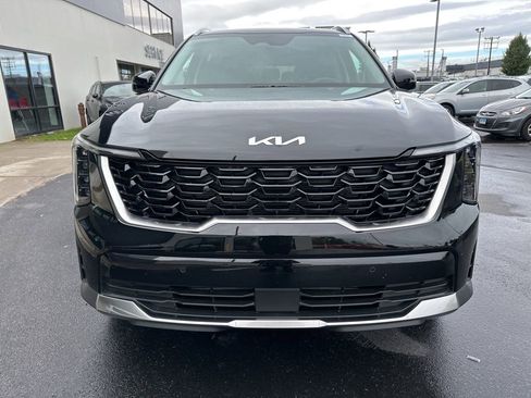 Used 2025 Kia Sorento S image 3