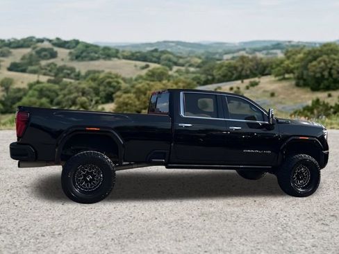 Used 2024 GMC Sierra 3500 Denali Ultimate AWD/4WD image 10