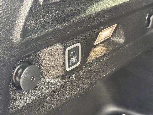 Used 2024 Jeep Grand Cherokee L Limited w/ Luxury Tech Group II image 29