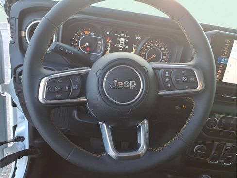 Used 2024 Jeep Wrangler Unlimited Sahara w/ Technology Group AWD/4WD image 24