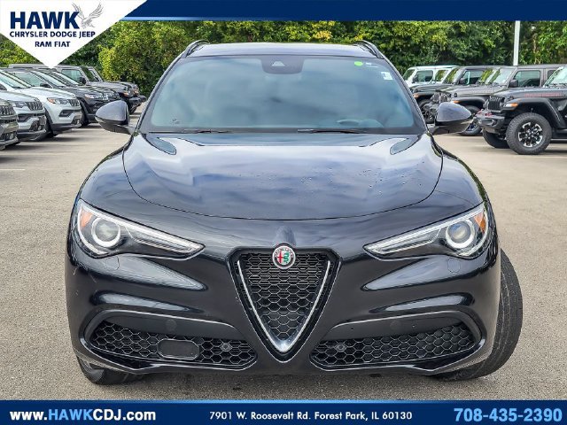 Used 2023 Alfa Romeo Stelvio Ti AWD/4WD image 4